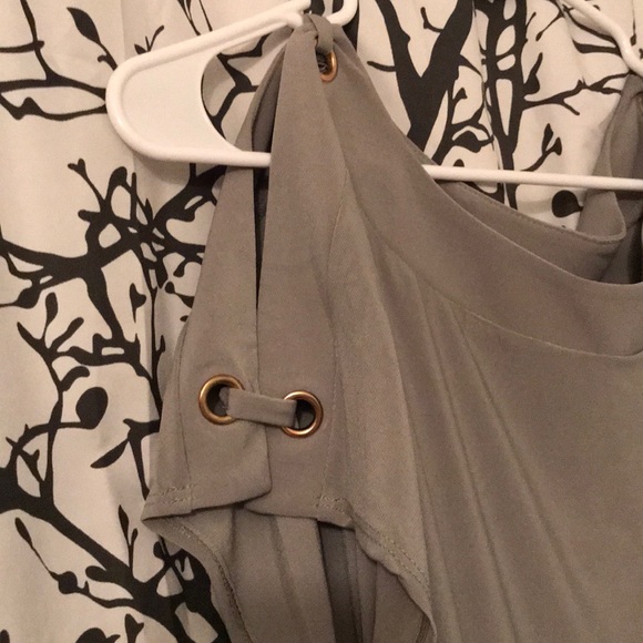 Green blouse - Picture 3 of 5